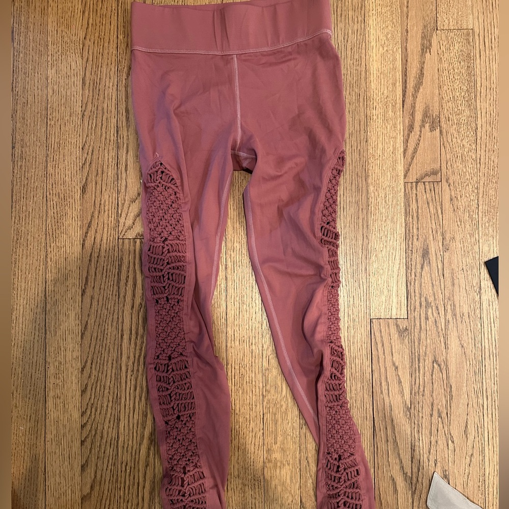 Crochet macrame Carbon 38 dusty rose yoga leggings